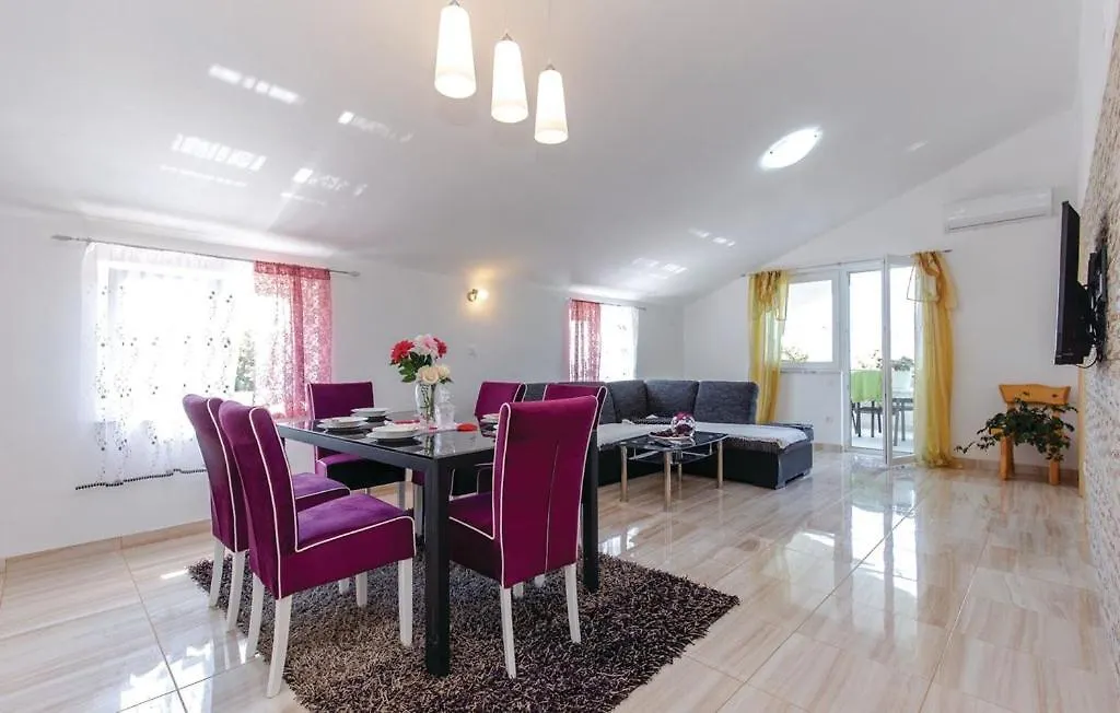 Villa Holiday Home Petra Ledenice